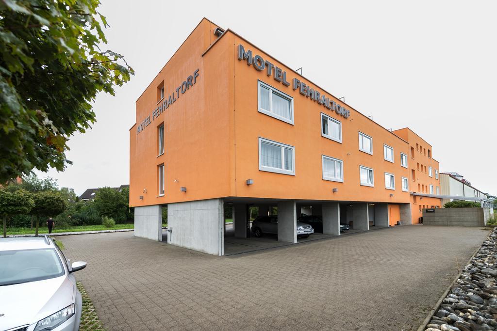Motel Fehraltorf Uster Buitenkant foto