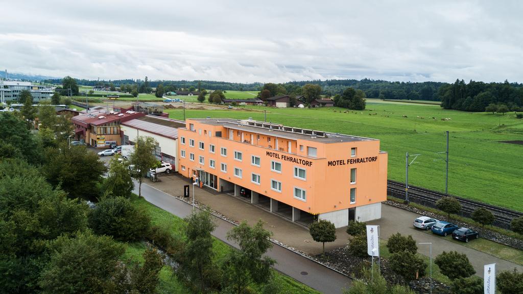 Motel Fehraltorf Uster Buitenkant foto