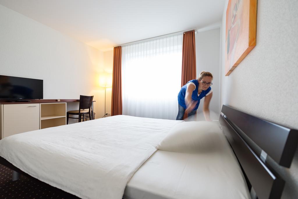 Motel Fehraltorf Uster Buitenkant foto