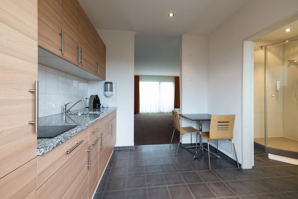 Motel Fehraltorf Uster Buitenkant foto